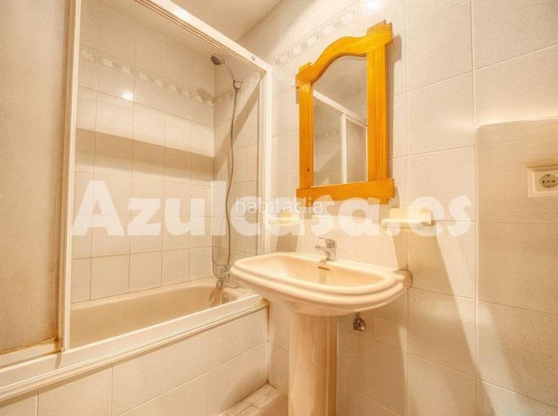 Foto a2d72a18-a2e7-41fb-9157-5aad7e0a9bd9. Casa adossada amb calefacció aparcament piscina a Alicante