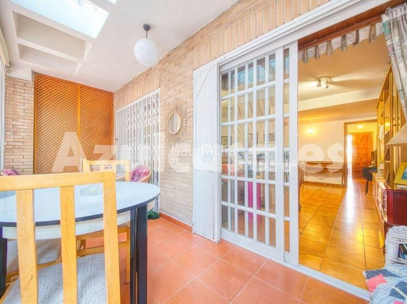 Foto c3f38cfb-0085-41e3-b800-e2998497be8d. Casa adossada amb calefacció aparcament piscina a Alicante