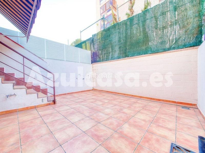 Foto dc73414d-1fb1-4b72-92b6-6432aafa028e. Casa adossada amb calefacció aparcament piscina a Alicante