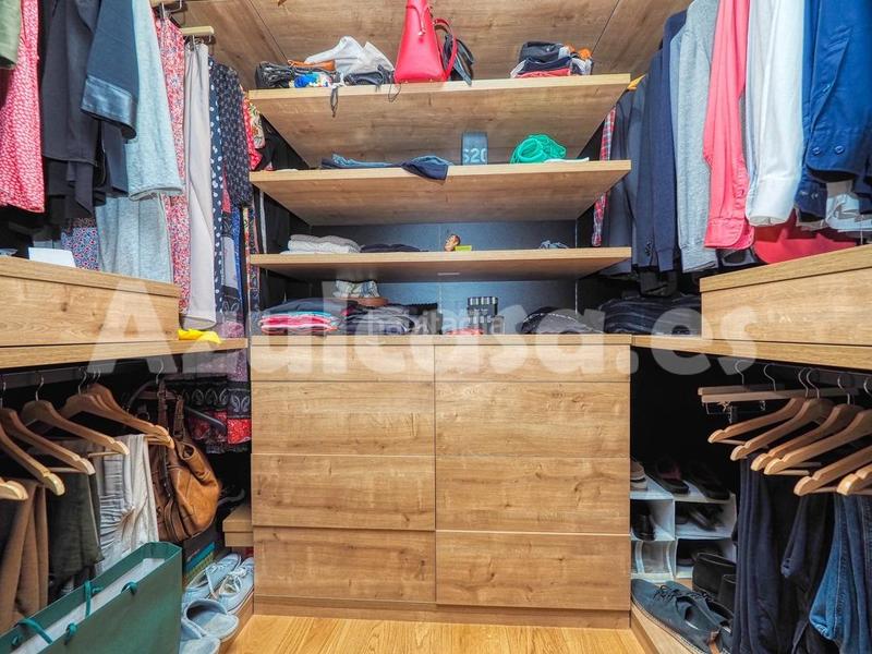 Foto f4d1f19e-e8a3-4cf8-9e98-1c7d8add9261. Location appartement avec parking piscine dans Garbinet - Parque de las Avenidas Alicante