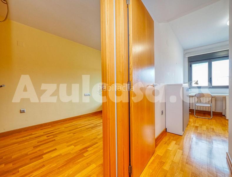 Foto 9c760a31-6c05-474f-ab4d-ff4b918ccce6. Pis amb calefacció aparcament a Los Ángeles Alicante