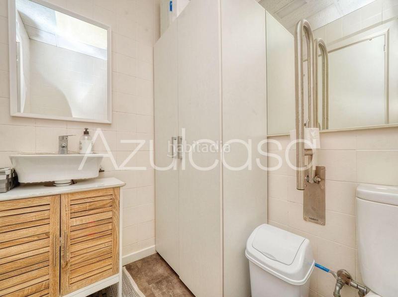 Foto 31cf5d5d-e8e9-4d43-a075-c1c1fd287a97. Local comercial a Ensanche-Diputación Alicante