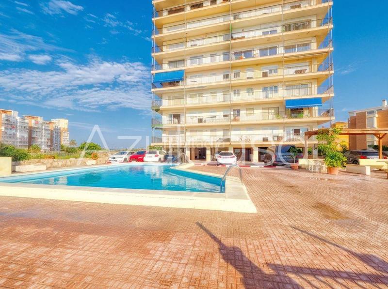 Foto e8d86cf4-faeb-4695-83d5-80f354daf2de. Appartement avec parking piscine dans Playa Muchavista Campello (el)
