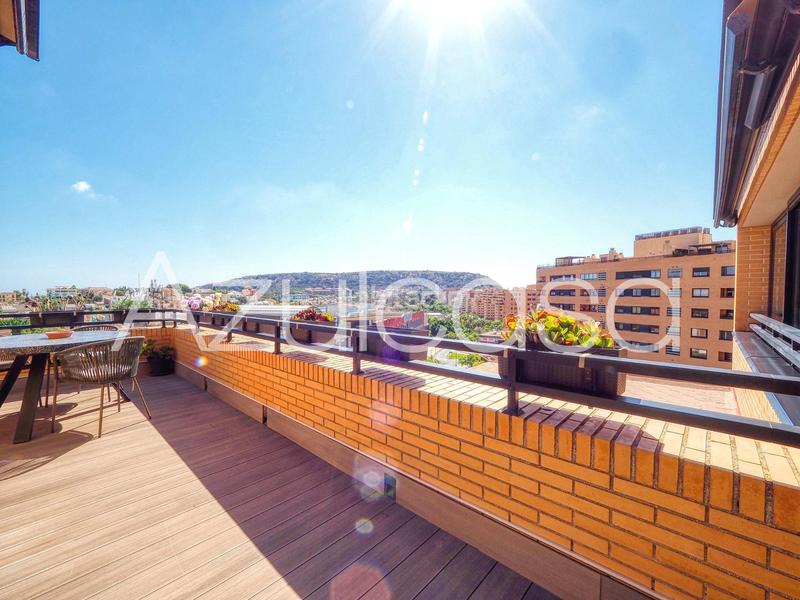 Foto 74351c89-f89a-4f56-b5df-8d809d507c48. Ático  de 3 dormitorios en gran vía en Garbinet - Parque de las Avenidas Alicante