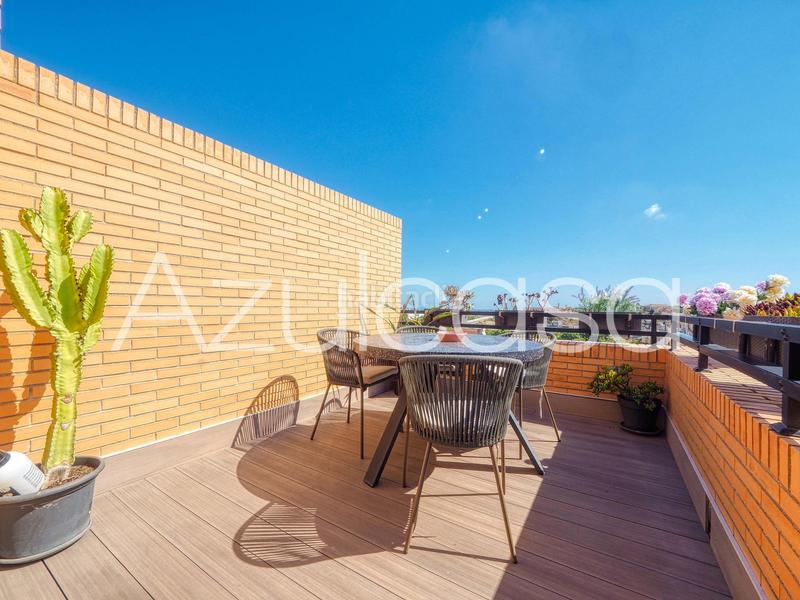 Foto cbb665a6-64bc-417c-8c6f-ba331a4b1ab7. Ático  de 3 dormitorios en gran vía en Garbinet - Parque de las Avenidas Alicante