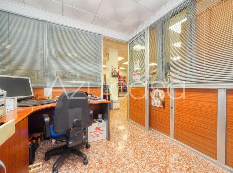 Foto 5d14e62f-4c55-49ff-88b3-372fbde894ae. Geschäftsraum in Campoamor Alicante