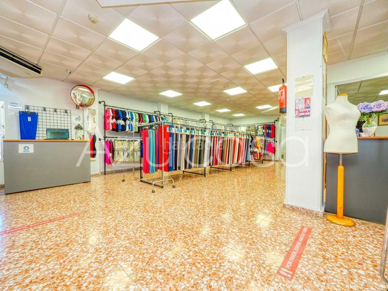 Foto 92dfcd01-9d07-45f7-ba6f-ca08ad17ab2b. Local comercial a Campoamor Alicante