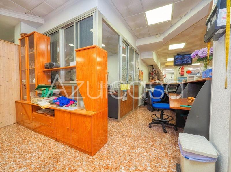 Foto f02b7dfb-a309-4c78-96cc-fd0e9d584635. Local comercial a Campoamor Alicante