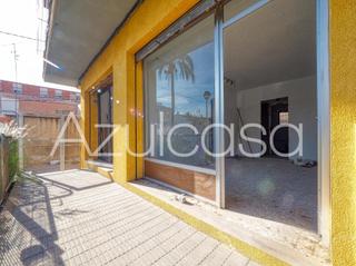 Local Comercial  Calle virgen de monserrate. Estupenda oportunidad de local en venta con cambio de uso a vivi