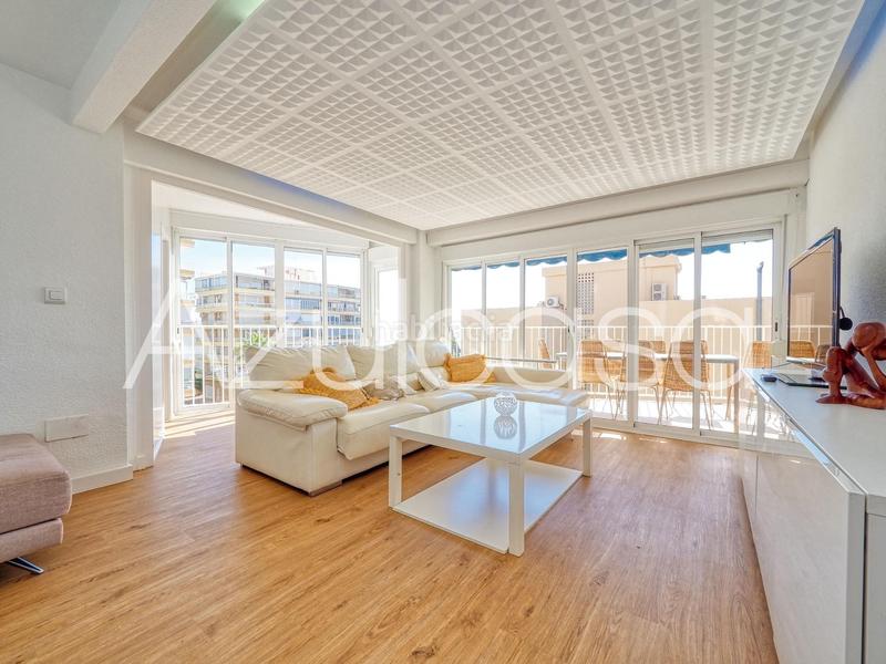 Foto d9fddb2f-f669-4e9b-9091-f8a48eed5f39. Pis amb aparcament a Playa Muchavista Campello (el)