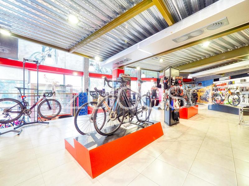 Foto cceed5c2-1301-4128-a5ef-51fe2bc30ea2. Business premise in Paus - Polígono San Blas Alicante