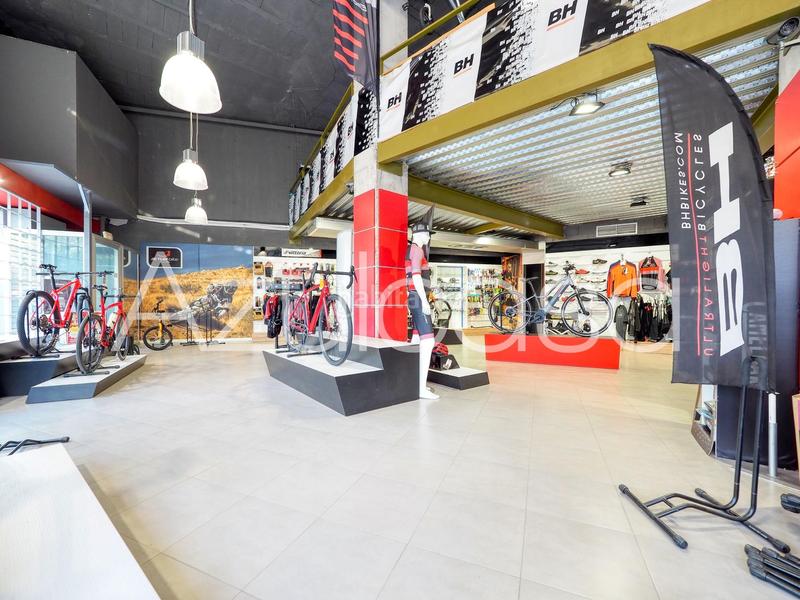 Foto d98361e0-3078-450b-894d-84843f857d11. Business premise in Paus - Polígono San Blas Alicante