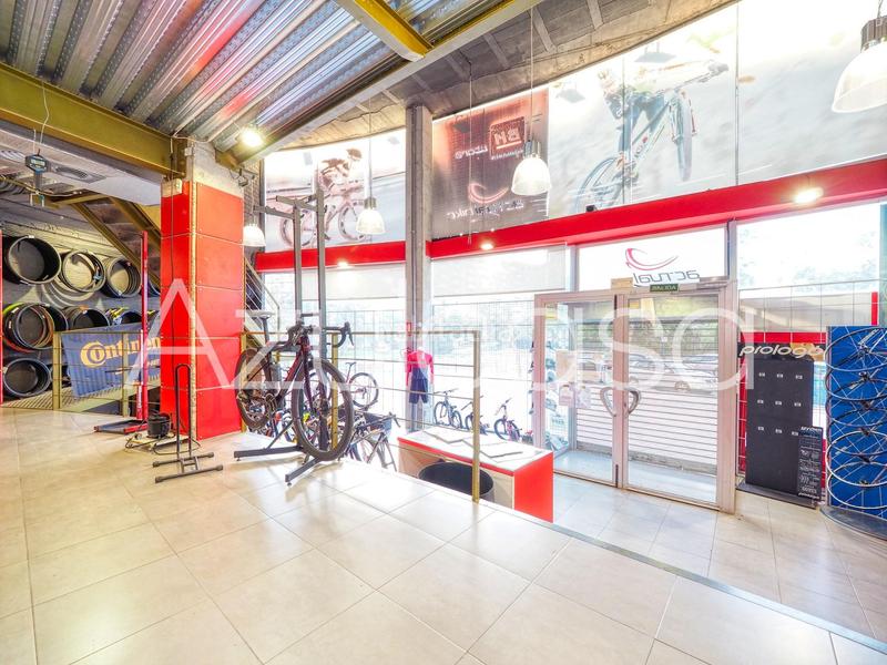 Foto f296c6c1-ad2c-402b-a2d5-cfda187dd32d. Business premise in Paus - Polígono San Blas Alicante