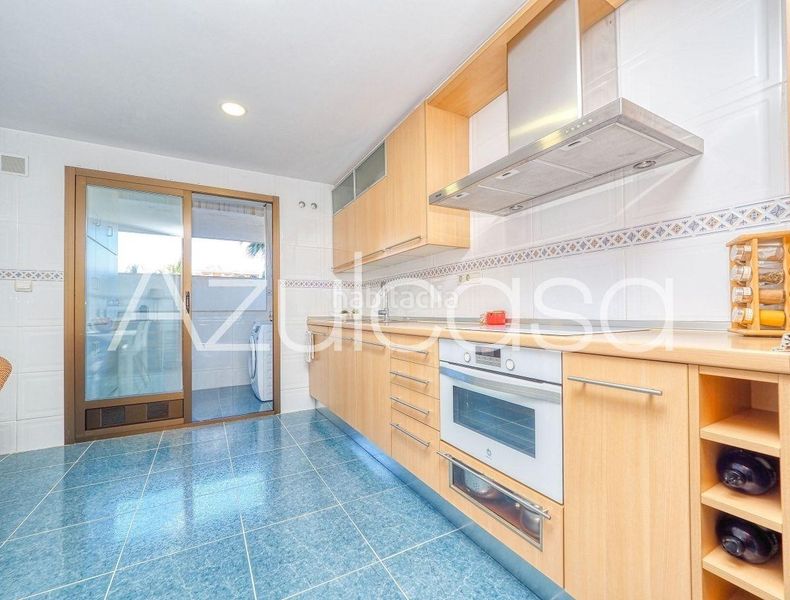 Foto 093aa603-081f-4f88-90dd-787e702074da. Pis amb calefacció aparcament piscina a Vistahermosa Alicante