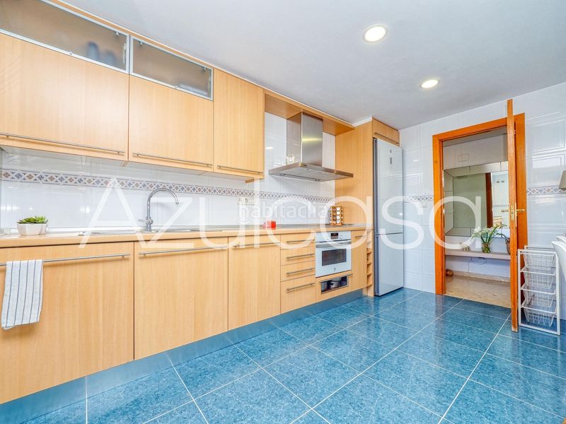 Foto 6c844403-48d2-4973-aa8c-ef75978ad3a6. Pis amb calefacció aparcament piscina a Vistahermosa Alicante