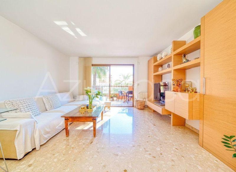 Foto 89b96808-b515-49b4-864c-b1e5d20c98e2. Pis amb calefacció aparcament piscina a Vistahermosa Alicante