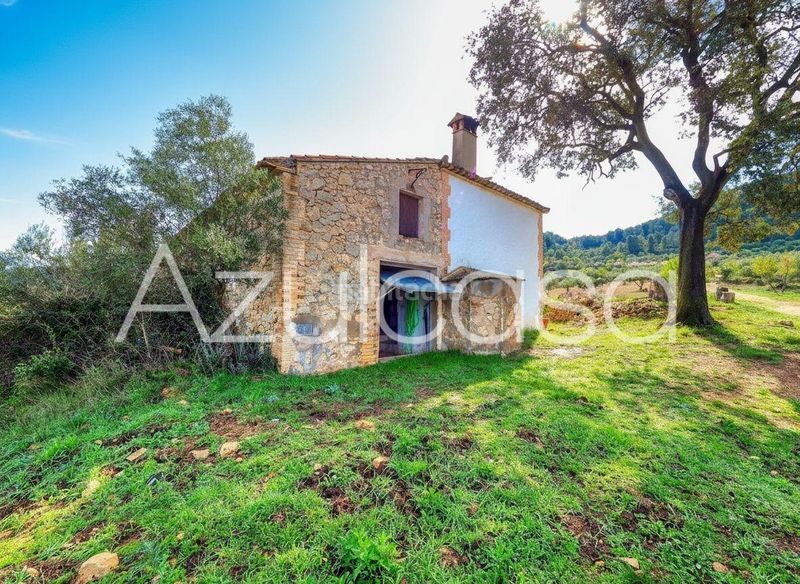 Foto bd44b9bc-1049-407d-9ae9-5ed7c0c7684d. Masia a Banyeres de Mariola
