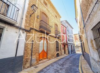 Casa  Calle calle mayor. Estupenda casa de 4 plantas con 7 habitaciones y 5 ba�os en bany