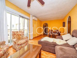 Appartement  Calle gabriel miró. Estupendo piso en venta de 3 dormitorios y 1 baño con terraza en