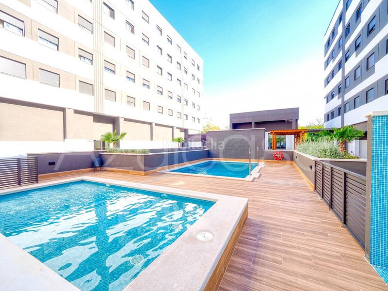 Foto a53695a5-c727-414a-b02d-d5e09385a845. Àtic amb calefacció aparcament piscina a Garbinet - Parque de las Avenidas Alicante