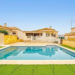 Xalet  Calle calle riu serpis. Estupendo chalet en venta de 3 dormitorios, 2 baños y parcela de