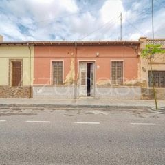 Maison  Calle purísima. Casa en venta de 3 dormitorios y 1 baño con patio en torrellano,