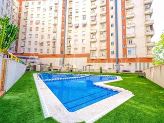 Flat  Avenida avenida cardenal francisco álvarez. Piso en venta de 3 dormitorios y 2 baños con garaje y trastero i