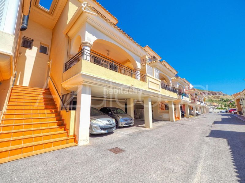 Foto c5c2b628-364c-4587-b2f8-06b868dacea3. Casa adossada amb aparcament piscina a Bonalba-Cotoveta Mutxamel