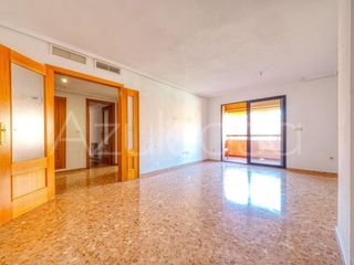 Pis  Avenida avenida pintor xavier soler. Estupenda vivienda de 3 dormitorios en pintor xavier soler