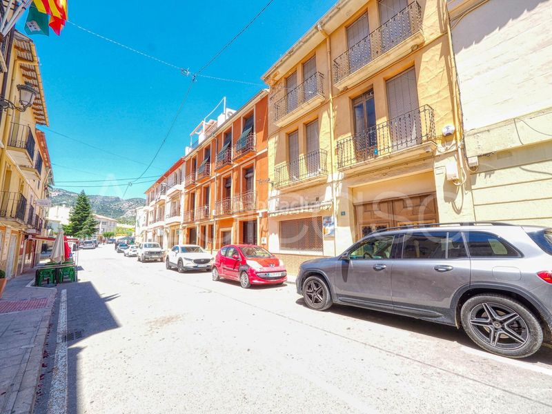 Foto 4ff01f8b-60e7-450e-914d-f266670918d9. Edificio in Torre de les Maçanes (la)