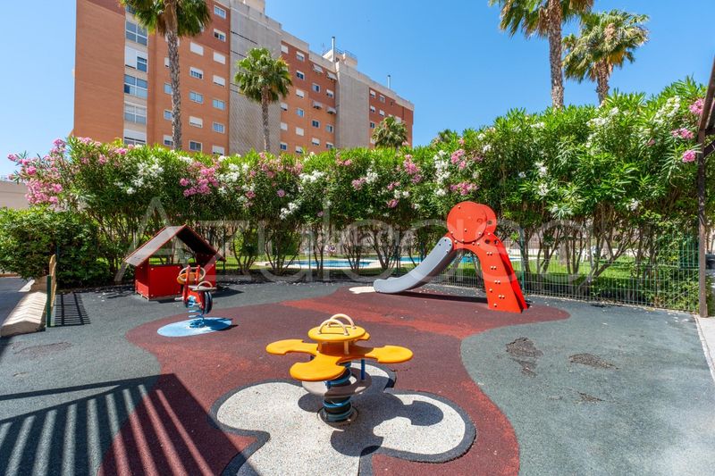 Foto a7d26f27-c94c-4794-925c-d4695c1eac2e. Pis amb aparcament piscina a Cabo de las Huertas Alicante