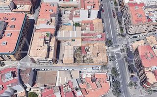 Terreno residencial en Avenida avenida cartagena 15. Excelente suelo en esquina en el altet