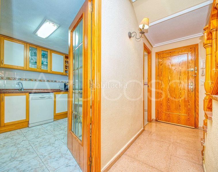 Foto 5dd6aa6c-37cb-4a60-b2b0-259e6d77650e. Dúplex amb aparcament piscina a Playa Muchavista Campello (el)