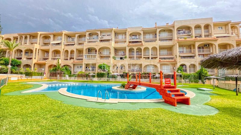 Foto d75fc39a-82e1-4563-a0eb-3cf8e0589e67. Dúplex amb aparcament piscina a Playa Muchavista Campello (el)