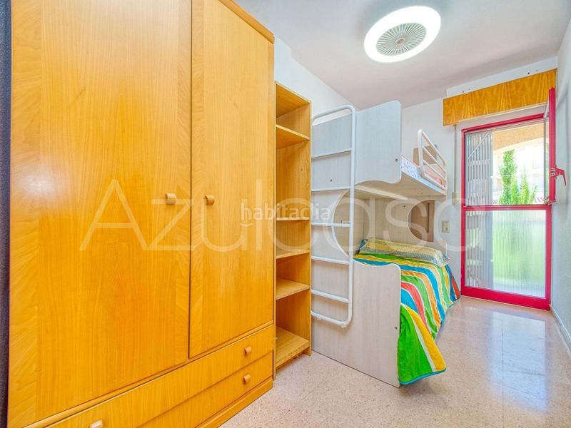 Foto fd1e57c8-2060-4c84-8998-2a5538955592. Dúplex amb aparcament piscina a Playa Muchavista Campello (el)