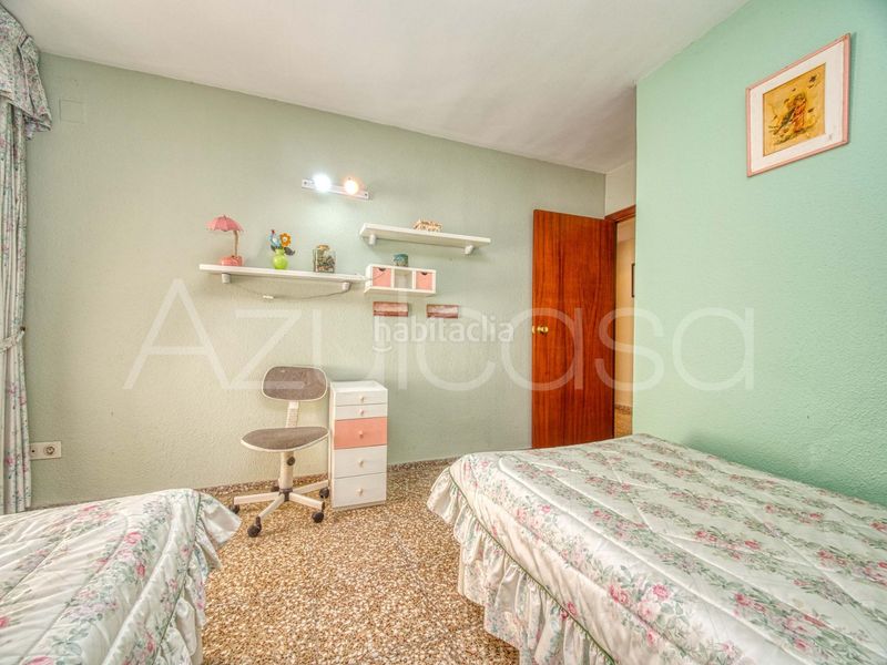 Foto c359c889-e384-4a5d-b6df-7391f0f8e0af. Pis amb aparcament a Ensanche-Diputación Alicante