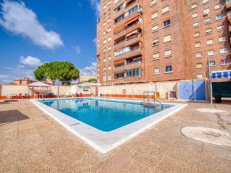 Foto ed82ef50-ed26-4556-a149-2a978a9b8a8c. Pis amb aparcament piscina a Juan XXIII Alicante