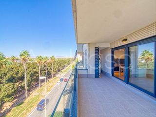 Appartamento  Avenida deportista miriam blasco. Espectacular vivienda de 3 dormitorios con gran terraza en una d