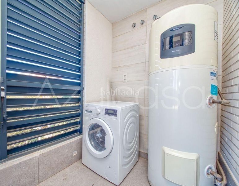Foto ec115683-5375-407a-afbd-aee30a1c464c. Pis amb calefacció aparcament piscina a Albufereta Alicante