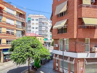Appartement à Carolinas Bajas. Oportunidad en calle elda! piso de 78m para reformar en excelent