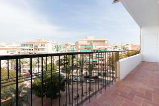 Pis en Calle fiscal miguel gutirrez carbonell 18. Vistas abiertas, luz natural por solo 159.000 con ascensor