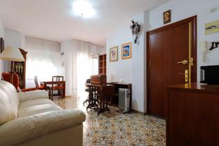 Pis  Perez medina. Piso en venta en benalua