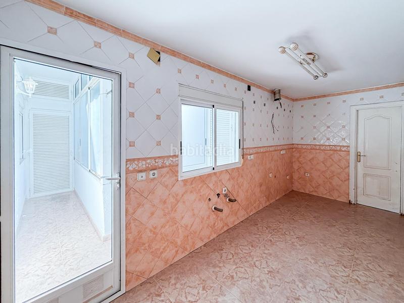 Foto 6603a9ea-3504-4c22-b52f-94417b8ceda9. Pis a Carolinas Bajas Alicante