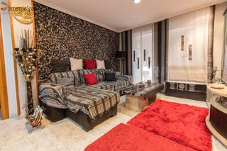 Location Appartement  Calle calle catedrático daniel jiménez cisneros. Piso luminoso de 3 habitaciones en alquiler con ascensor.