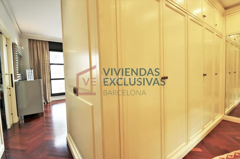 Foto 1b25f376-1aa2-4da7-a78d-7c3348a36b00. Ático  dúplex con 90m de terraza y 2 plazas de pk en calle mallorca en Barcelona