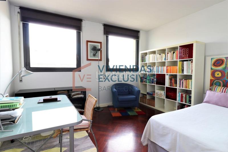 Foto 7f3eba14-7c79-4059-b0b6-74c88f8bfe05. Ático  dúplex con 90m de terraza y 2 plazas de pk en calle mallorca en Barcelona
