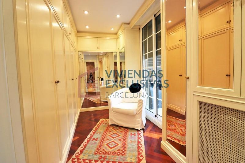 Foto 9aaf102c-2f04-48a9-9e87-d9d260c5a1b6. Ático  dúplex con 90m de terraza y 2 plazas de pk en calle mallorca en Barcelona