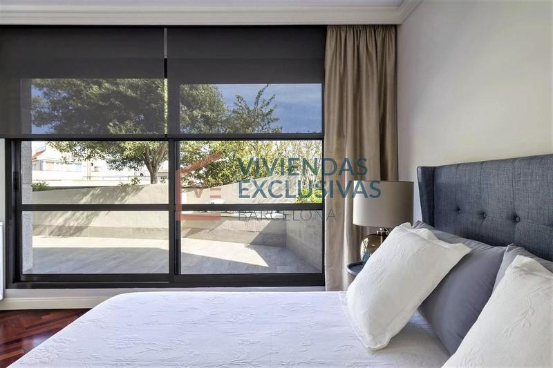Foto ab95d344-ecb6-4210-913a-73268fd9e003. Ático  dúplex con 90m de terraza y 2 plazas de pk en calle mallorca en Barcelona