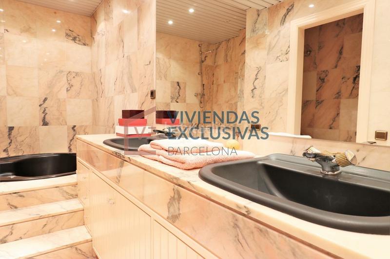 Foto b3f1eec6-5307-4620-9340-9d08062eb694. Ático  dúplex con 90m de terraza y 2 plazas de pk en calle mallorca en Barcelona