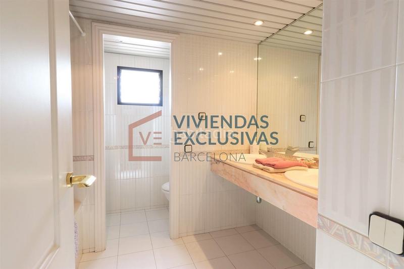 Foto b538430c-893b-41cc-b8b5-d462066a47be. Ático  dúplex con 90m de terraza y 2 plazas de pk en calle mallorca en Barcelona
